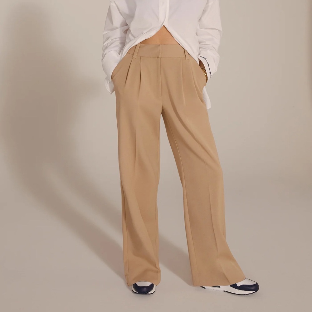 Favorite Daughter Pant in beige